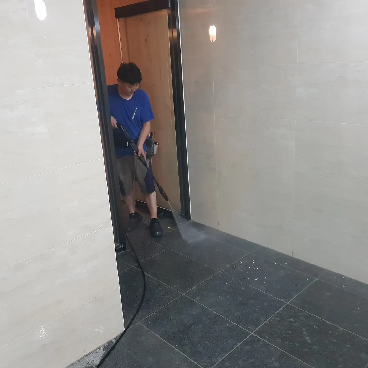 고압 세척 — 용호동 목욕탕청소 현장