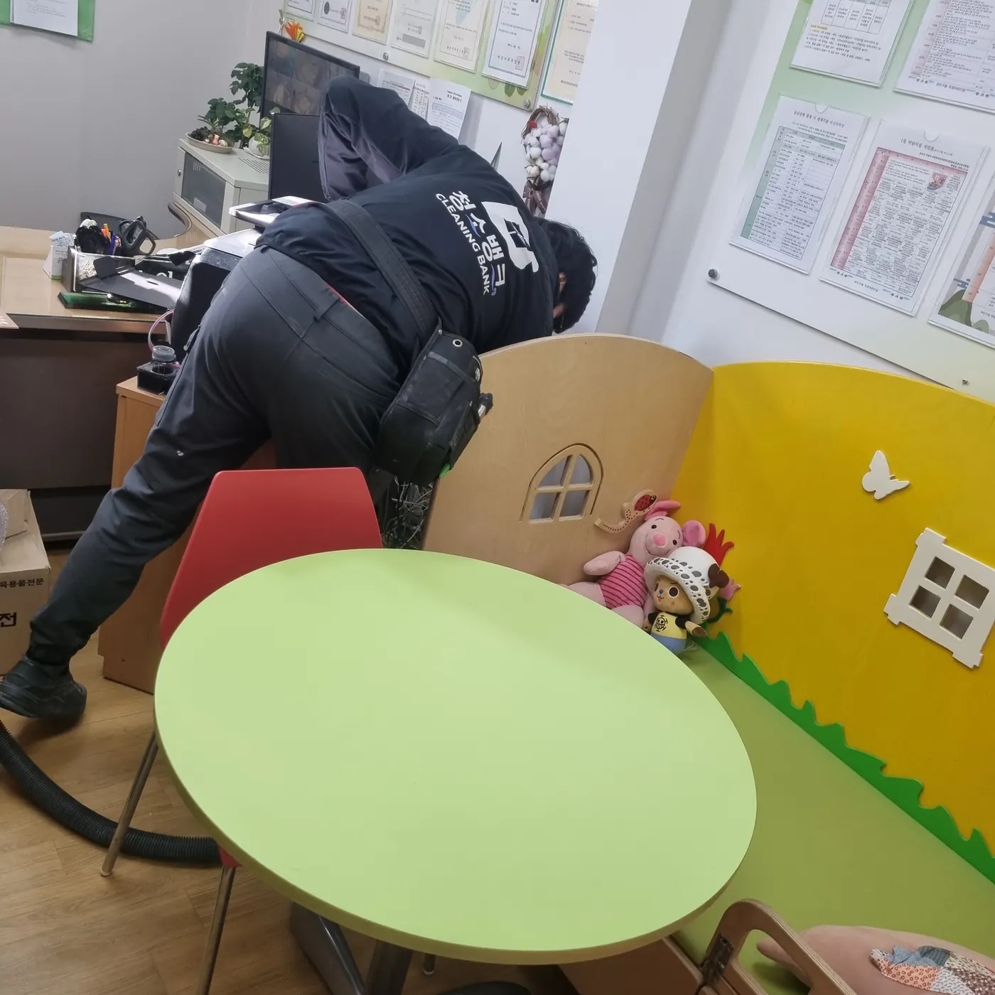 산울동 어린이집청소 시공 현장 — 보육실 정리