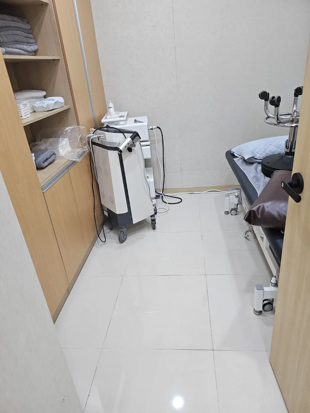 진료·처치 공간 — 연기면 병원청소 현장