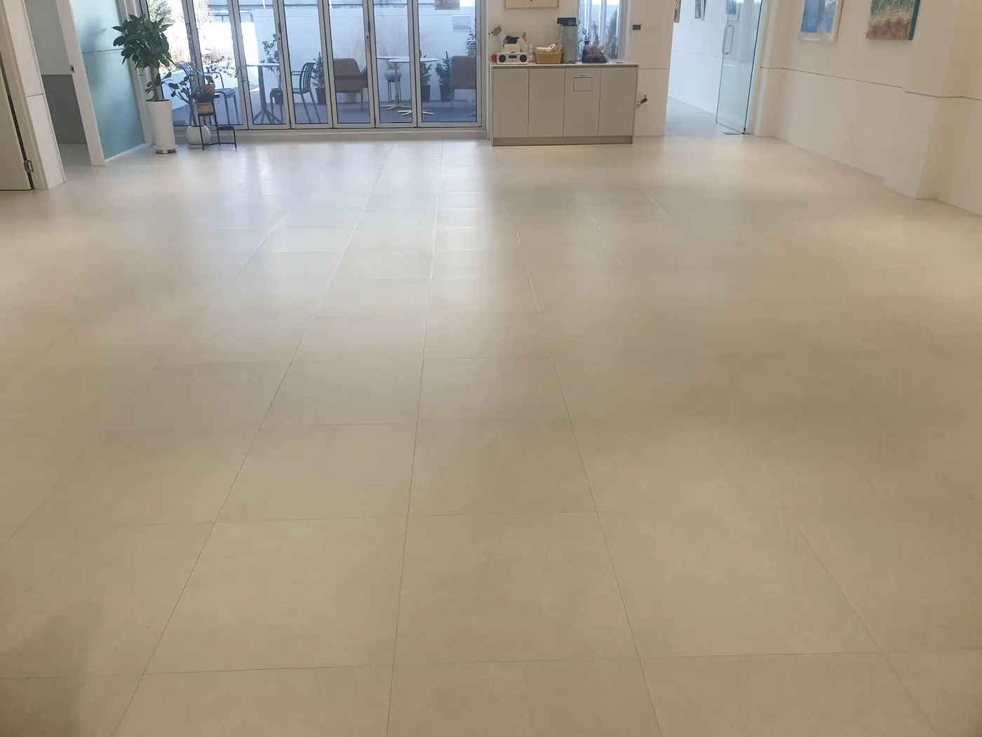 세종시 병원청소 시공 현장 — 대기실 정리
