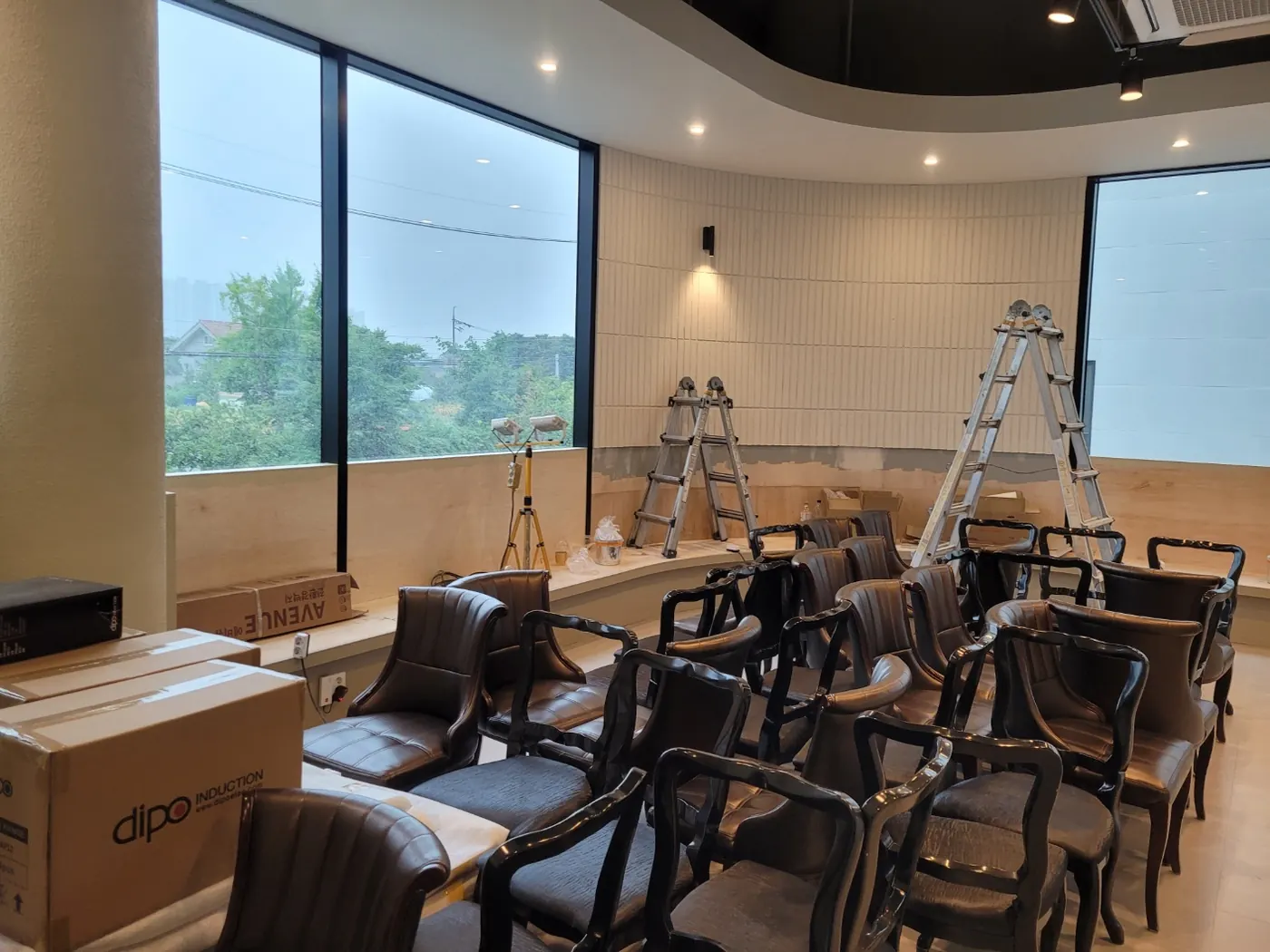 창호 마감 확인 — 전의면 준공청소 현장