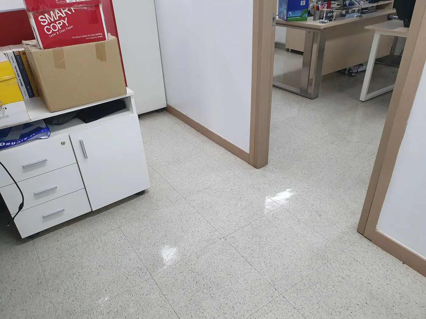 다솜동 사무실청소 시공 현장 — 바닥 광택 마감