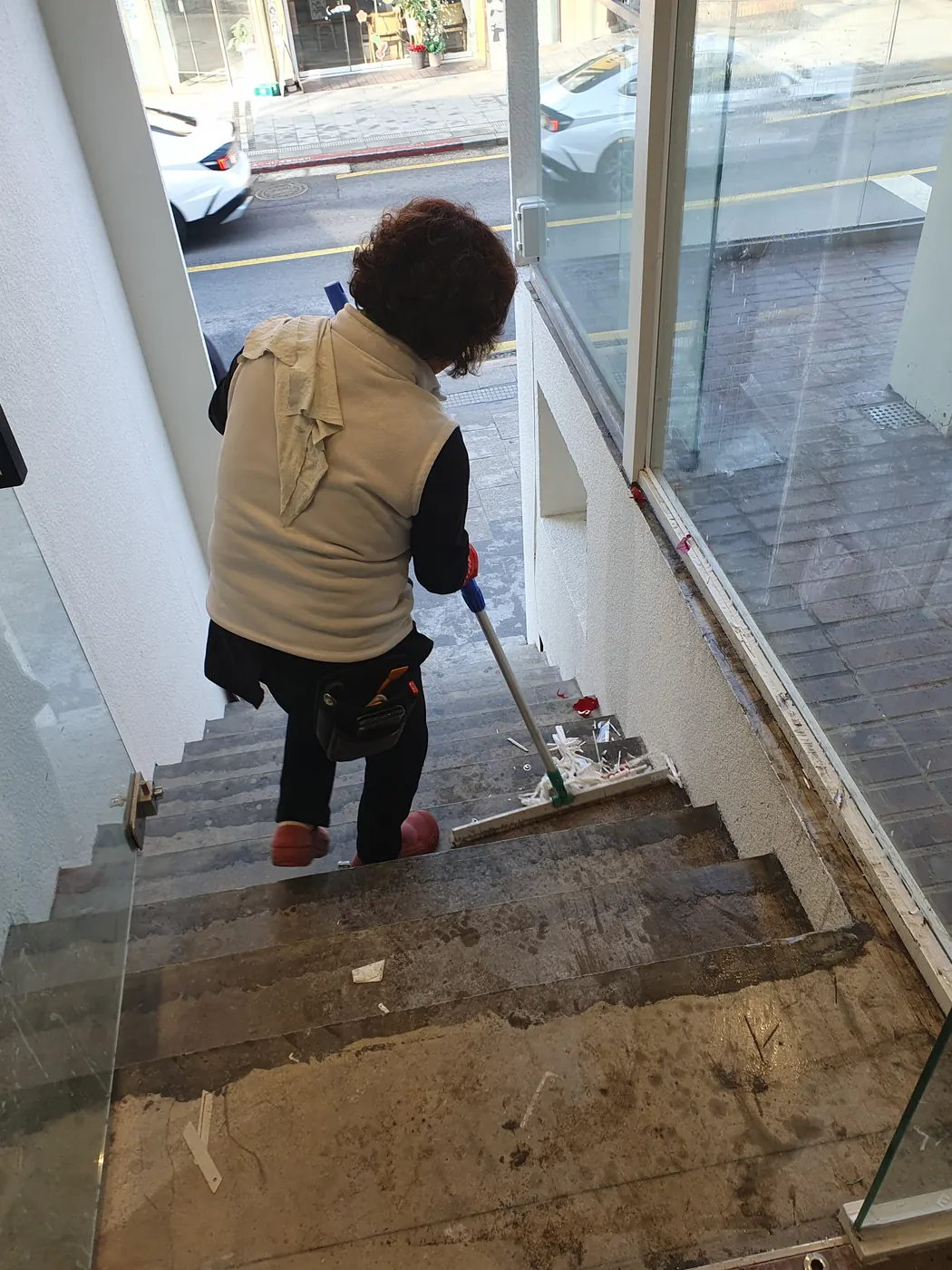 금남면 식당청소 시공 현장 — 바닥 마감 상태