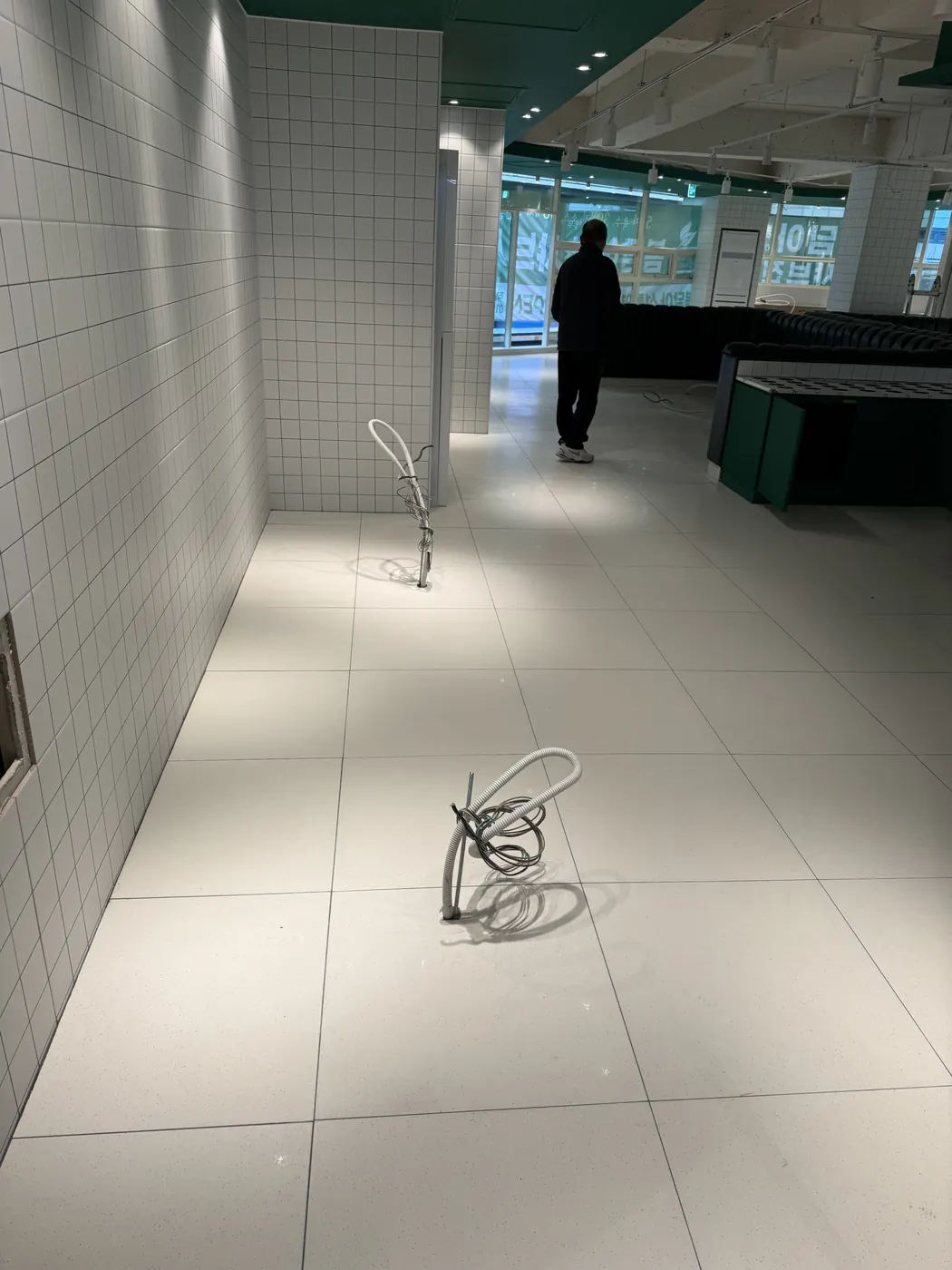 세종특별자치시 식당청소 시공 현장 — 바닥 마감 상태