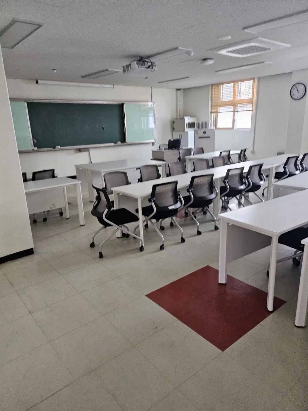 집현동 학교청소 시공 현장 — 교실 마감