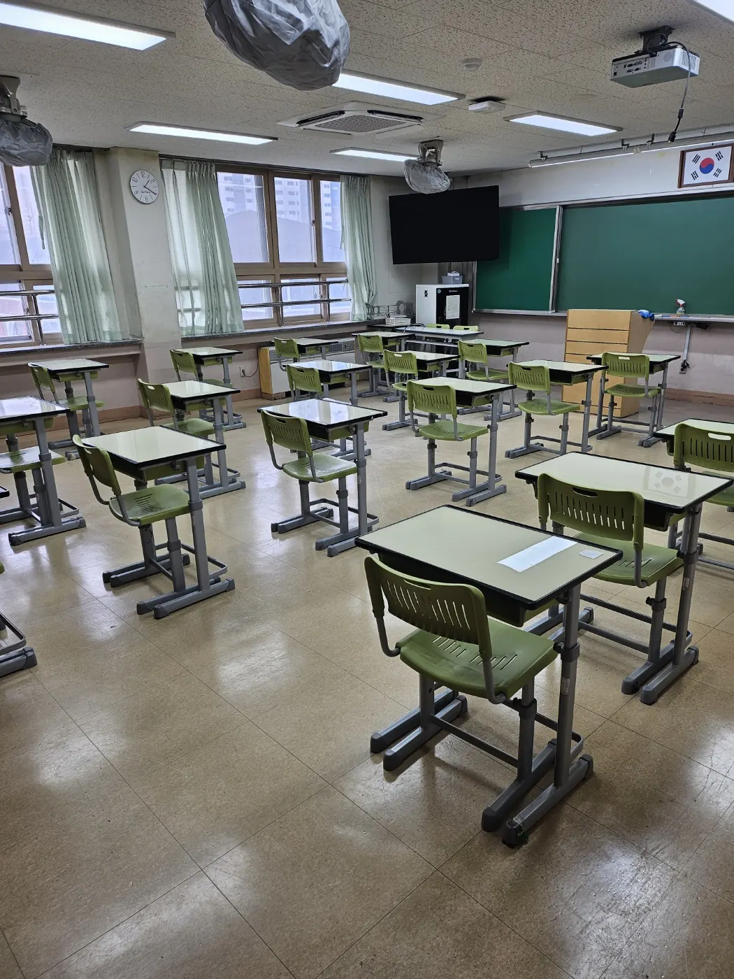 한솔동 학교청소 시공 현장 — 교실 마감