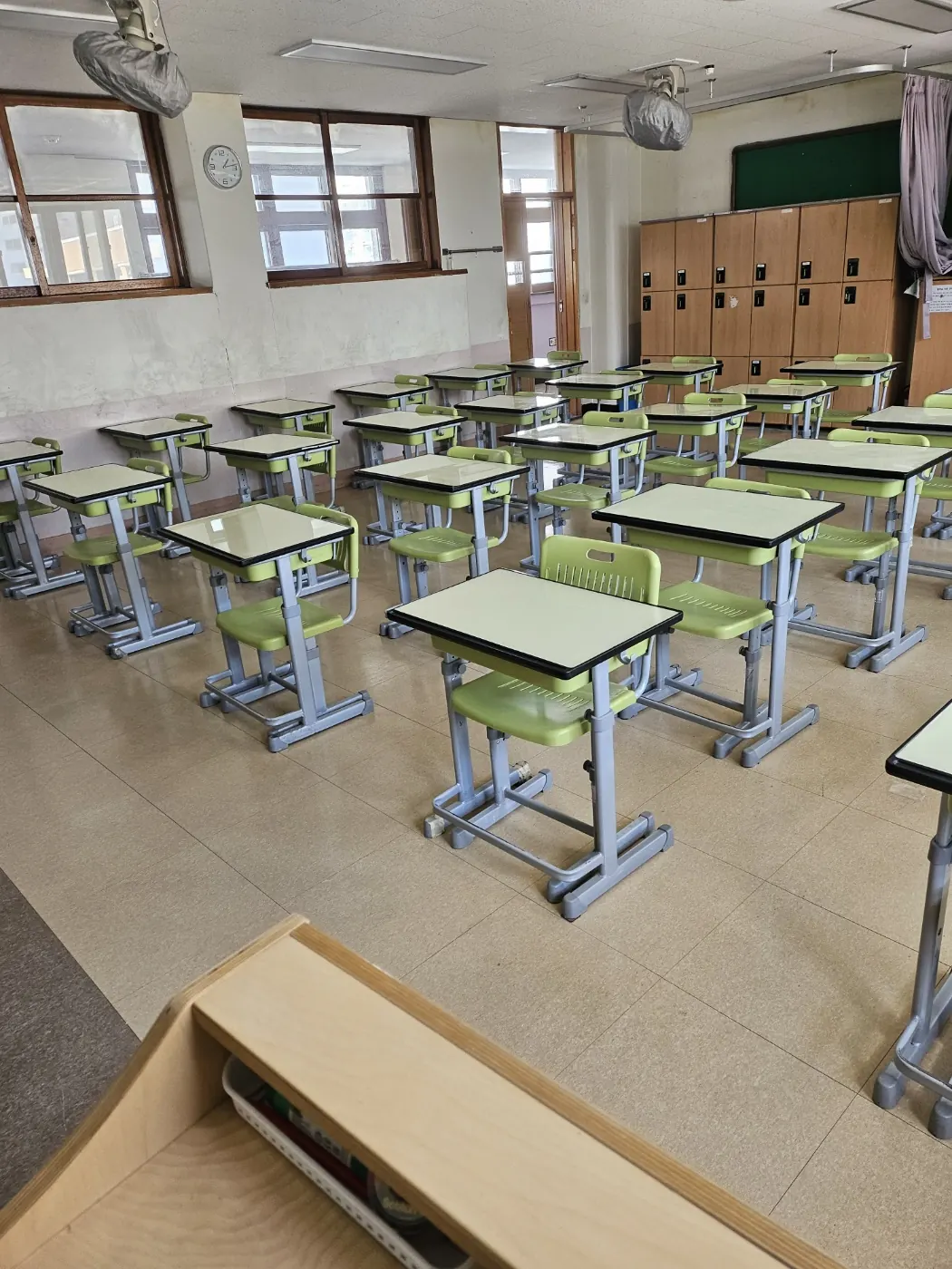 종촌동 학교청소 시공 현장 — 교실 정리