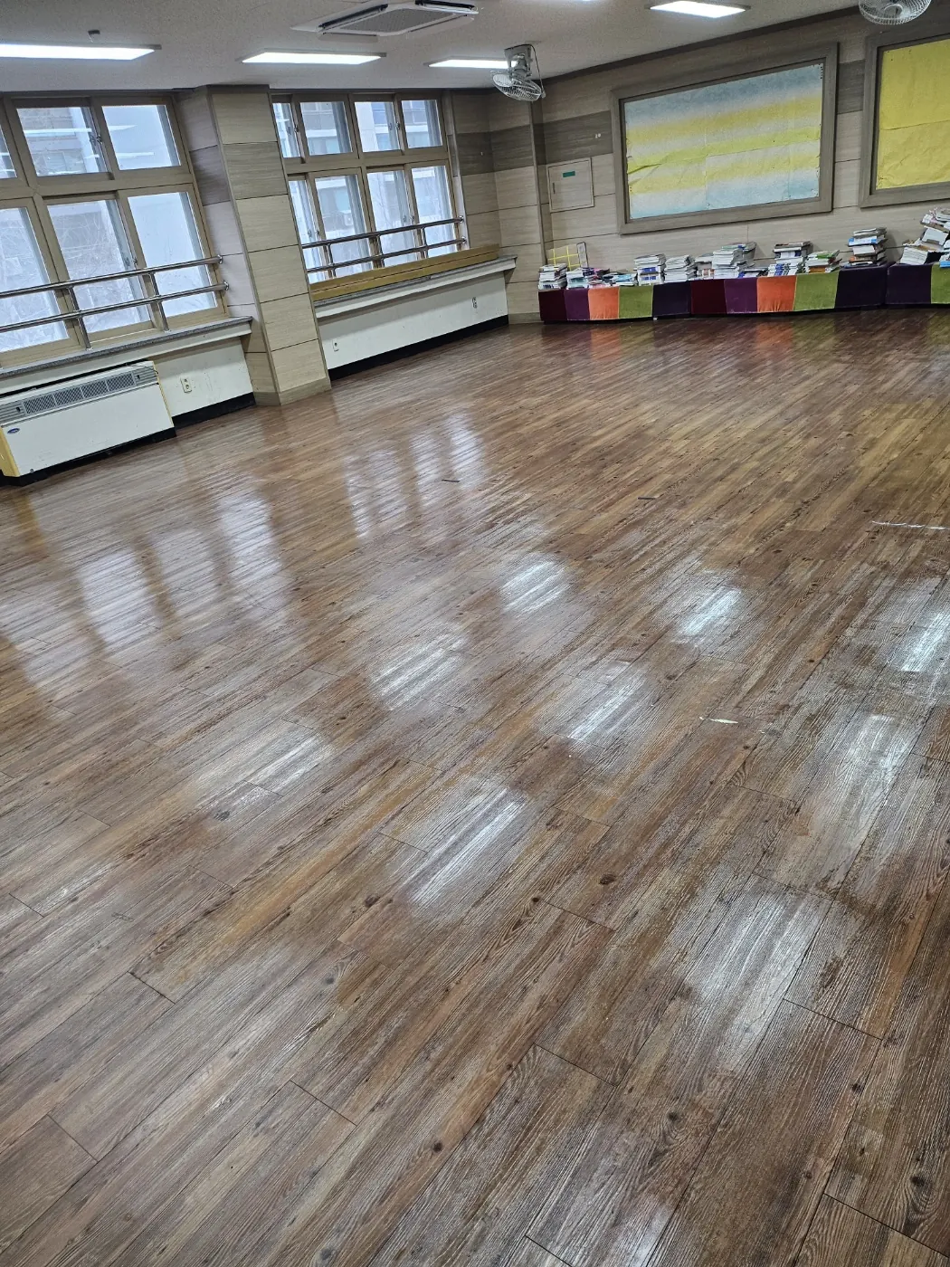 바닥 기계 세정 — 금남면 학교청소 현장