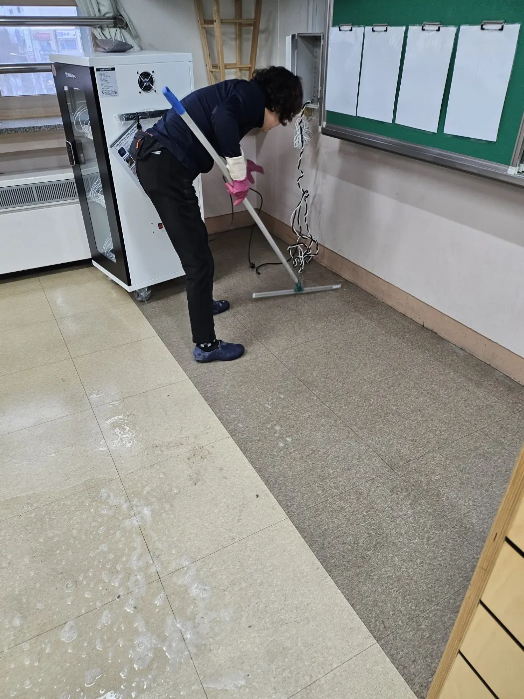 세정 진행 — 세종동 학교청소 현장