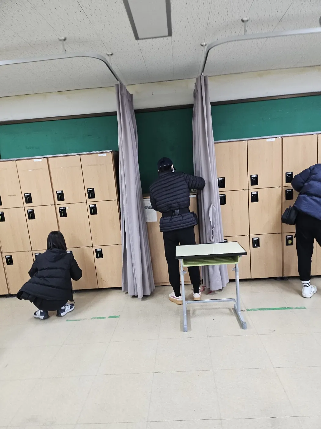 바닥 물걸레 마감 — 세종특별자치시 학교청소 현장